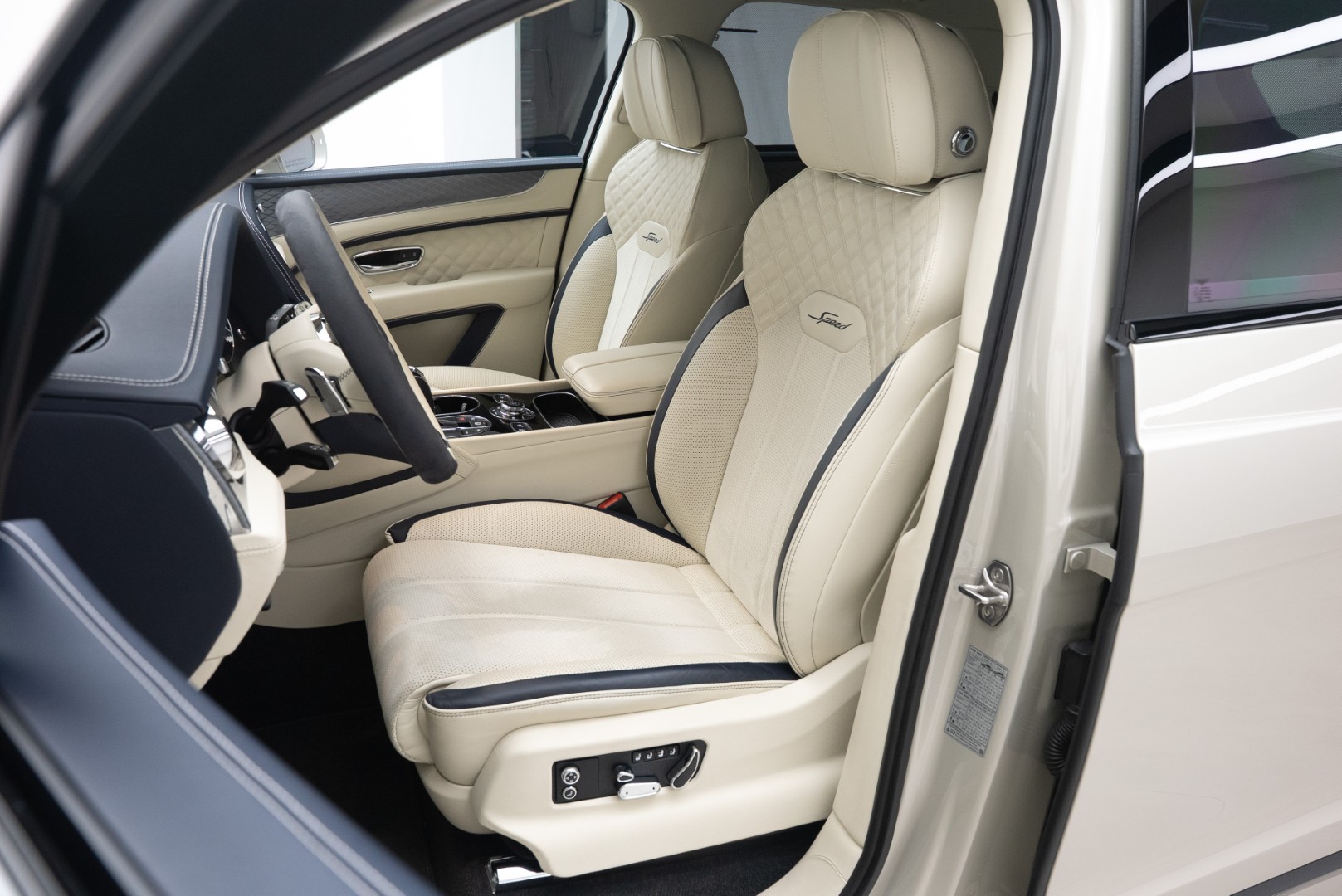 2022 BENTLEY BENTAYGA SPEED W12 GCC WITH WARRANTY AND SERVICES